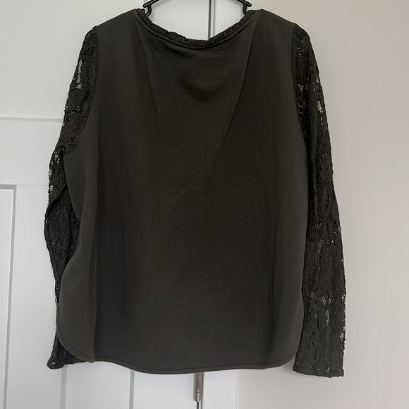 Olive Overlay lace sweater - Picture 2 of 2